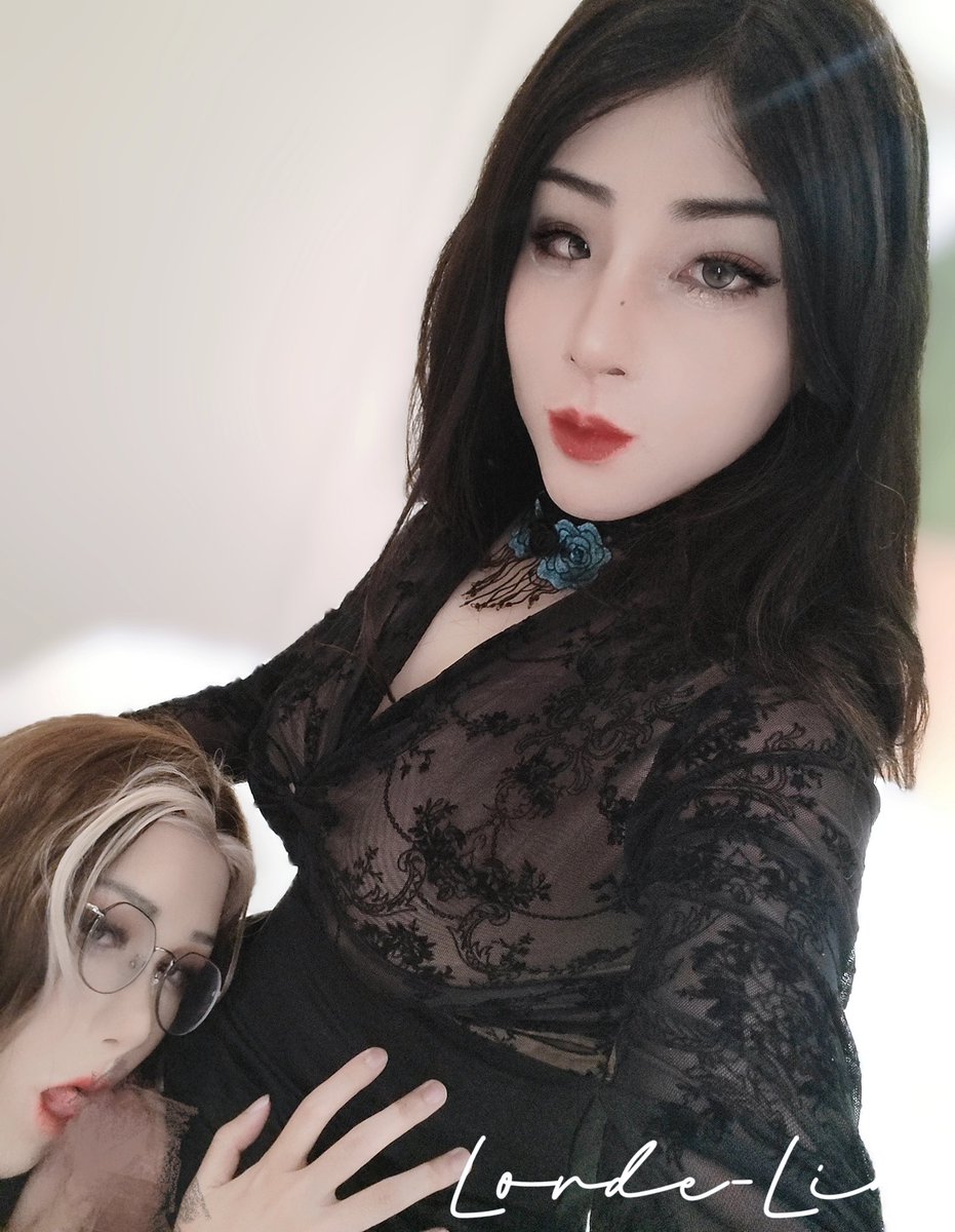 现在乖乖听我的话，我会对你温柔的，但别挑战我的底线。
Submit to me right here, right now, and I’ll be gentle. But don’t test me.
#femalemask
#creafx