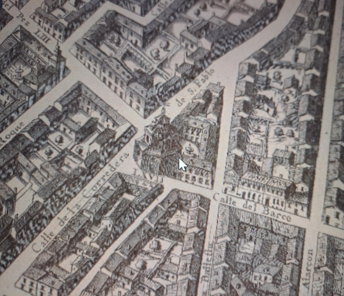 Gracias al plano de #Madrid de Teixeira (1656) que conservamos en la sede de la <a href="/ranm_es/">RANME</a> , y marcado con el número LXVII, podemos reconstruir el “Hospital de S. Antonio de los Portugueses, ydificado por el Consejo de Estado de Portugal. Año 1606”