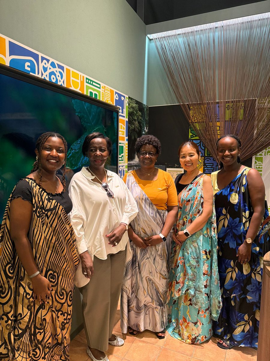Rwanda at Osaka Expo, Kansai 2025 (@rwandaexpo2025) on Twitter photo Aujourd’hui, le Pavillon du Rwanda a eu l’honneur d’accueillir S.E. Mme <a href="/LMushikiwabo/">Louise Mushikiwabo</a>, SG de l’<a href="/OIFrancophonie/">La Francophonie</a>, dans le cadre de sa visite des pavillons des États membres de l’OIF à l’<a href="/expo2025japan/">Expo 2025 Osaka Kansai</a>.
Un échange chaleureux, marqué par la fierté et l’esprit francophone. Aujourd’hui, le Pavillon du Rwanda a eu l’honneur d’accueillir S.E. Mme <a href="/LMushikiwabo/">Louise Mushikiwabo</a>, SG de l’<a href="/OIFrancophonie/">La Francophonie</a>, dans le cadre de sa visite des pavillons des États membres de l’OIF à l’<a href="/expo2025japan/">Expo 2025 Osaka Kansai</a>.
Un échange chaleureux, marqué par la fierté et l’esprit francophone.