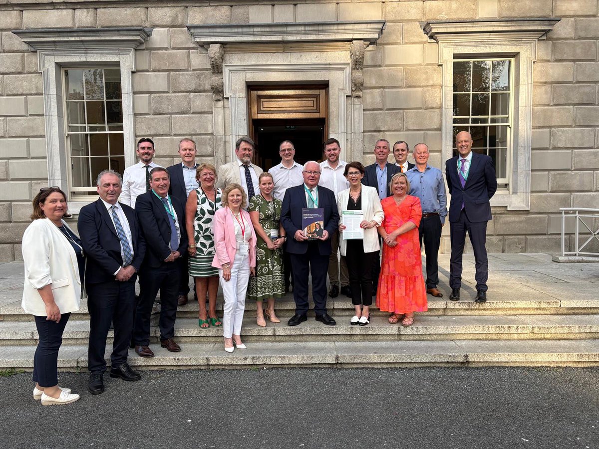 BrendanSmithTD's tweet image. Delighted along with Oireachtas colleagues to meet with representatives of the Irish Postmasters Union @irishpostmaster during their presentation to the @fiannafail Parliamentary Party