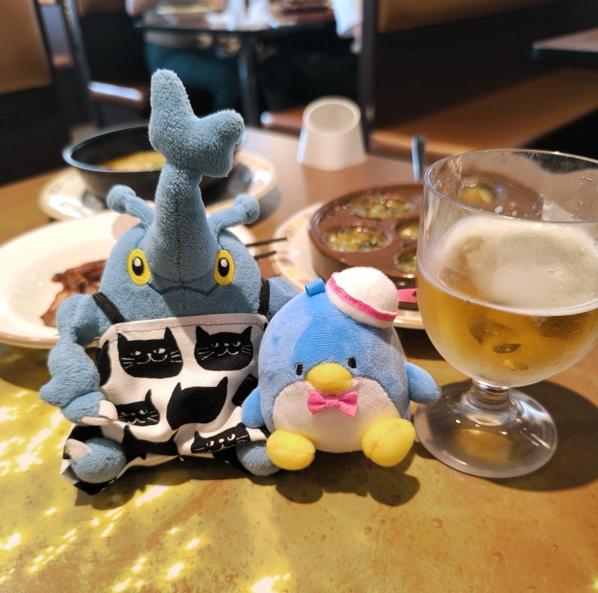 サイゼ飲み(˶´ᵕ`˶)🍺
サイゼリヤで一番好きなのは玉ねぎのズッパ！めちゃくちゃ美味しいのに300円なの最高すぎる🥰️
#ポケぬい飲酒部
#ヘラクロス 💙💙