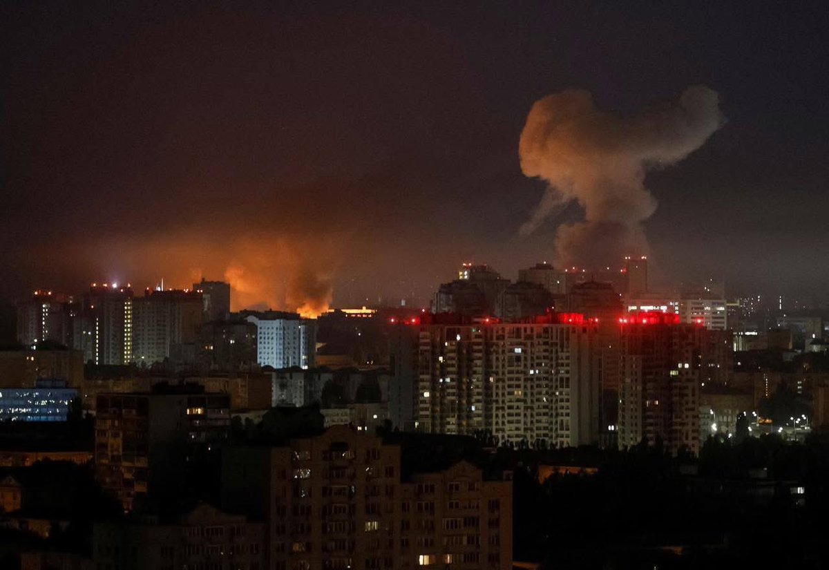 avalaina's tweet image. After this horrible night in Kyiv, here is just a brief overview of the current situation.
1Putin is a liar. He lied in 2014 that there were no Russian soldiers in Crimea. He lied in 2022 that he was not starting a full-scale invasion. He is lying in 2025 that he wants peace.…