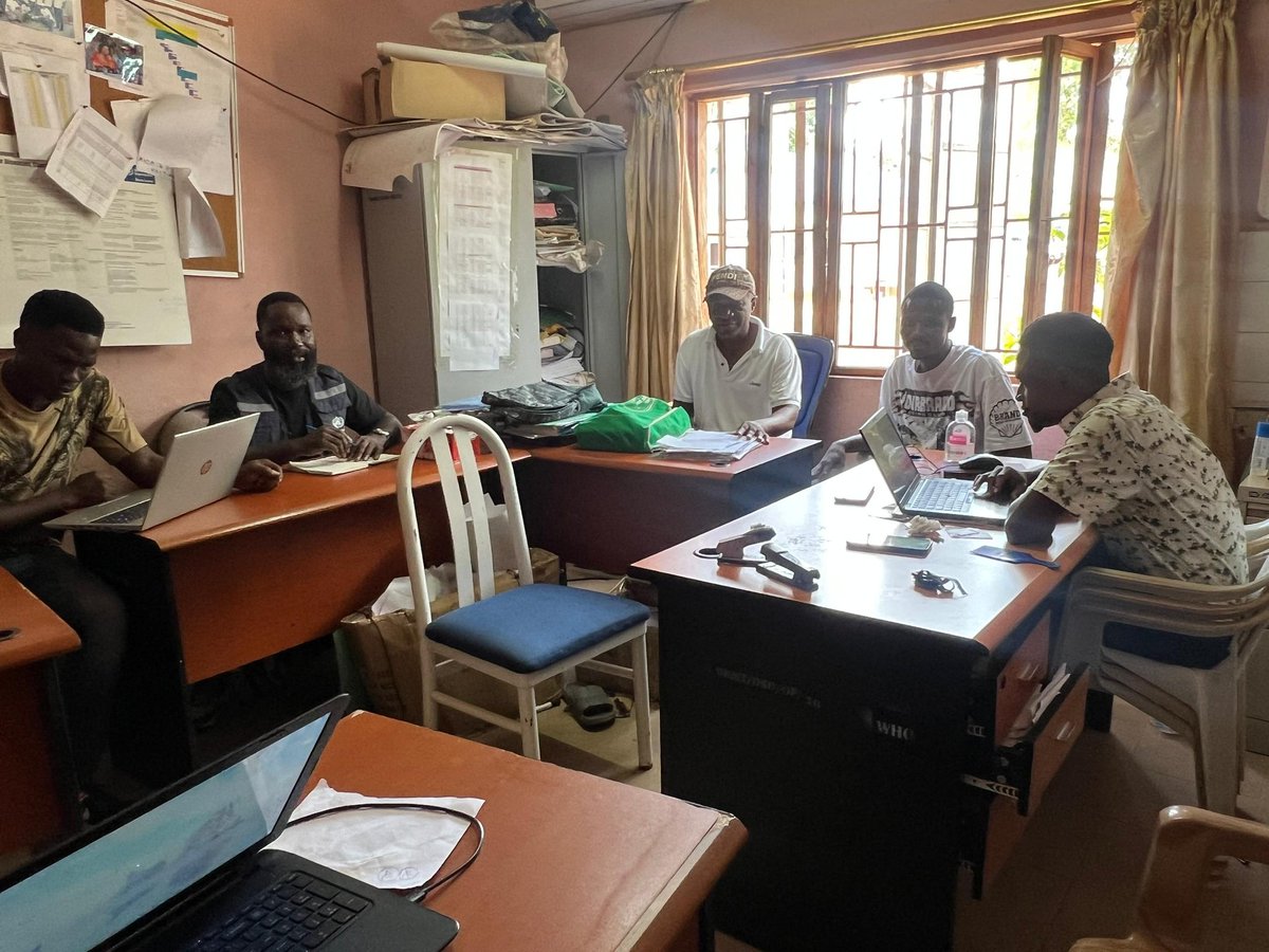 WHOSierraLeone's tweet image. In Port Loko, WHO supervisors engaged with the district case management team to assess current capacity, identify gaps, and review the case management center supporting efforts to strengthen the mpox response.