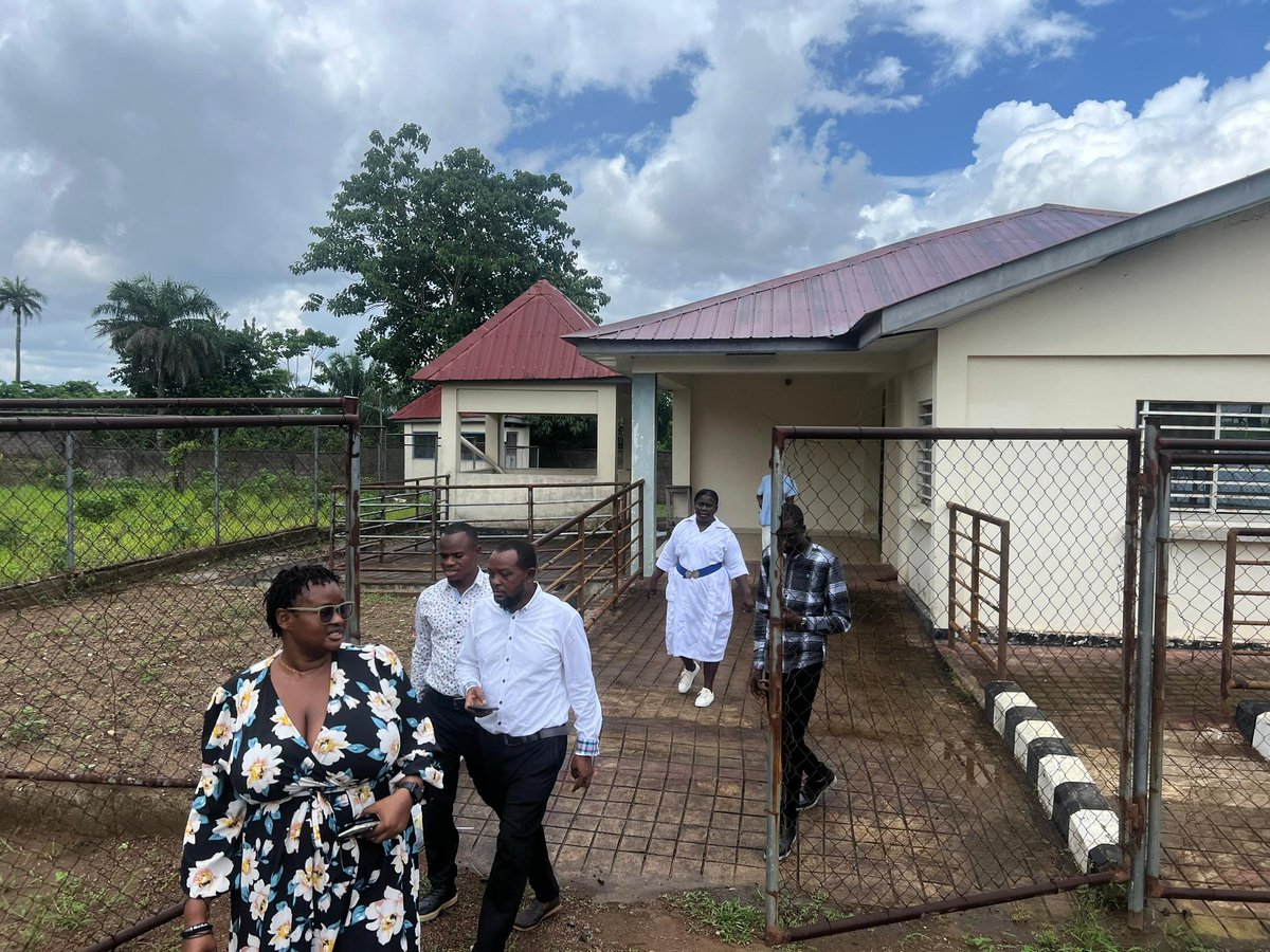 WHOSierraLeone's tweet image. In Port Loko, WHO supervisors engaged with the district case management team to assess current capacity, identify gaps, and review the case management center supporting efforts to strengthen the mpox response.