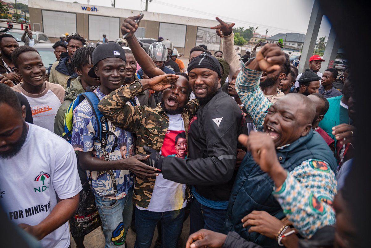 This is how we do it on the streets!!!!

Love, passion, determination and courage💪🏾

We are the 5k men🇰🇼

Let's win Ablekuma North together, tomorrow 🔥🔥🔥