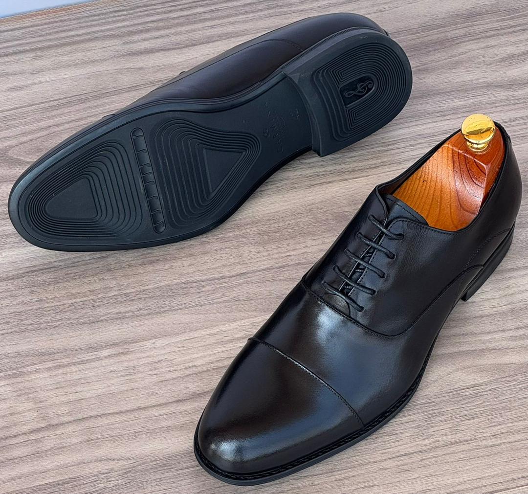 luxclothingug's tweet photo. Good morning, good people. Who said the perfect pair doesn't exist? Well, you might want to check out our new stock for gentle shoes 😊
Available in sizes 38,39,40,41,42,43,44,45,46
https://t.co/cQKTb31jXP https://t.co/cMyQADJ6ce