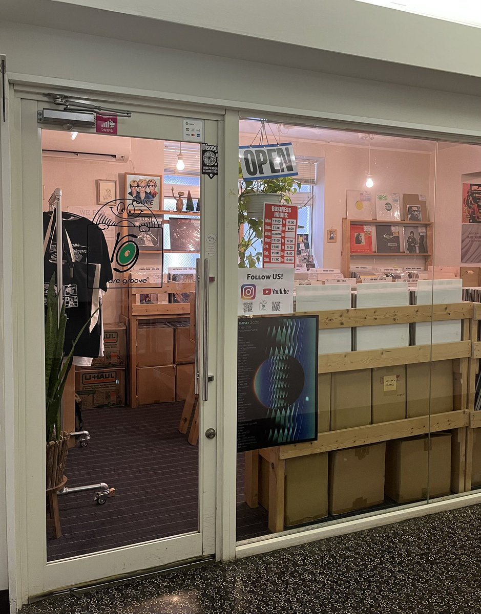 MMRRecords1's tweet photo. 大阪出張の合間にレコ屋訪問
#KINGKONGアメリカ村本店
#raregroove
#newtone
#TIMEBOMBrecords https://t.co/jjfri63YHC