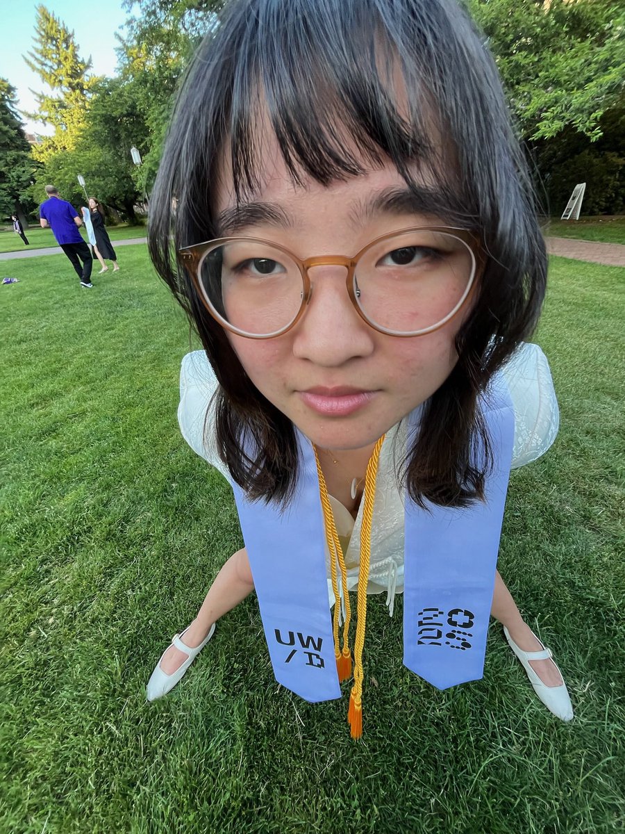 nyuunai's tweet image. i graduated