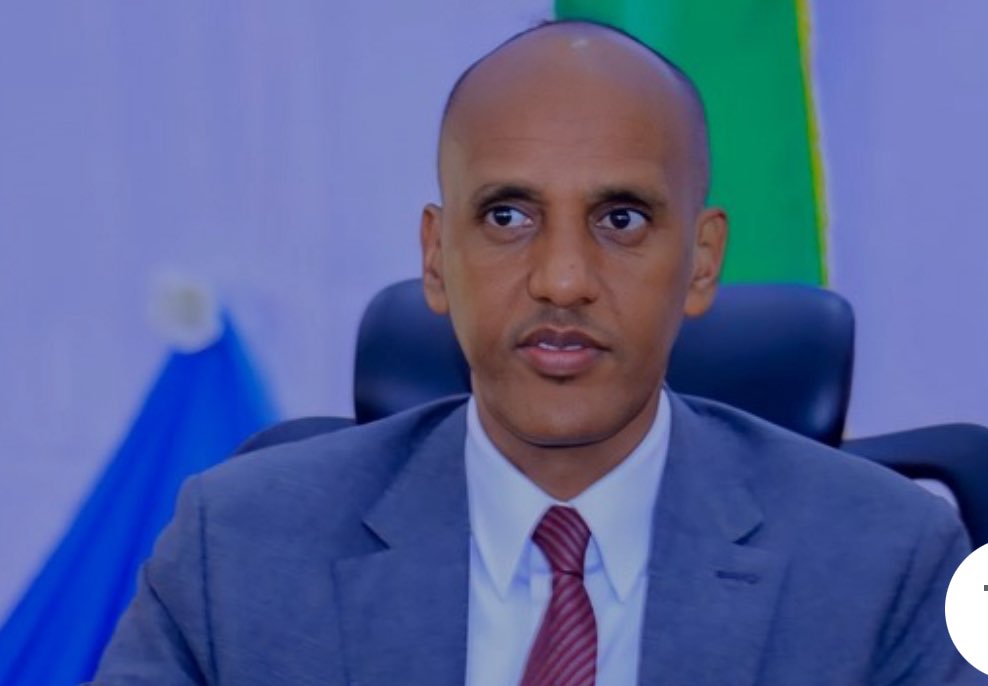 MacawisleyNews's tweet image. Thank you to the DDS leadership and people for standing with Hiiraan’s Macawisley. Your support is a powerful reminder that when Somali blood is spilled by terrorists, Somali solidarity must rise across all borders. 🙏🏽🇸🇴 #Macawisley #DDS #UnityAgainstTerror