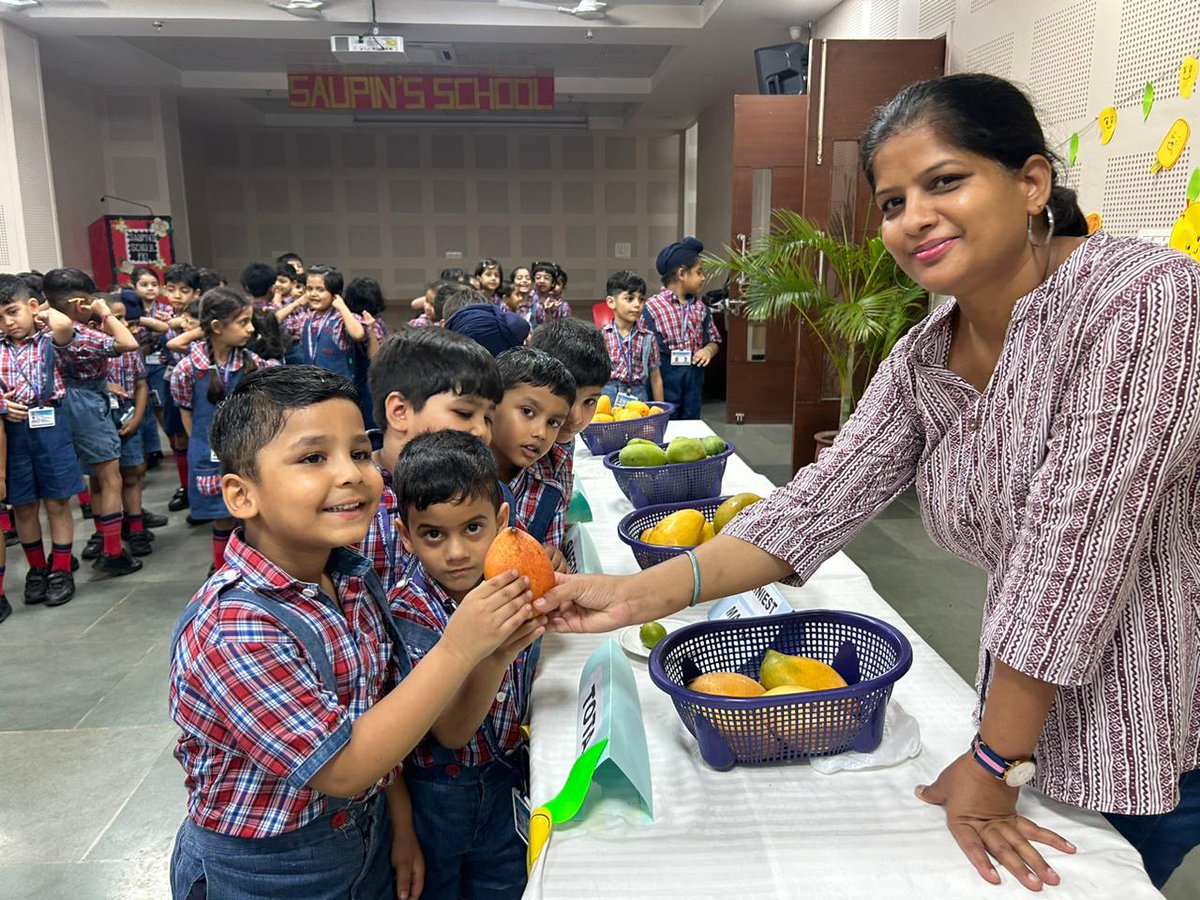 Saupins_School's tweet image. #BestSchoolsNearby
#kingoffruits #mangomela #mangoexhibition #mango #LearningThroughPlay #LifeSkills #HandsOnLearning #EarlyYears
