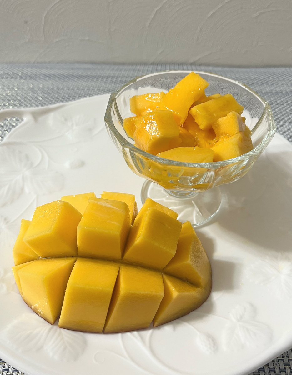 minamayu826's tweet image. 沖縄マンゴー🥭
美味しすぎます〜🥰
#株主優待 #PYC
ひんやり冷えてて最高〜🏆
マツキヨで山盛りお買い物🛍️株主優待とクオカード払いです♪
今日も暑いのでご安全に😊
日経微減かな📉