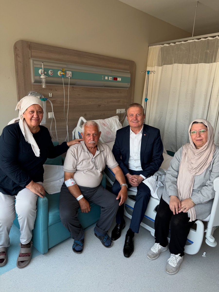 Şahin Kartal ağabeyimiz acil geldi ve başarılı bir kalp ameliyatı geçirdi. Allah şifa versin, sağlıklı bir ömür diliyorum.  Ziyaret ettik, doktorları ile görüştük, moral verdik. Allah kardeşliğimize zarar getirmesin. #öncesağlık #önceinsan