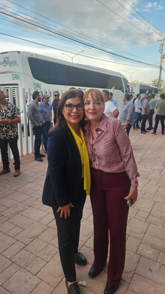 Una sorpresa siempre grata encontrarme a mi presidente estatal de morena, <a href="/ArmentaJudithC/">Judith Armenta Cota</a> 👏🏼👏🏼