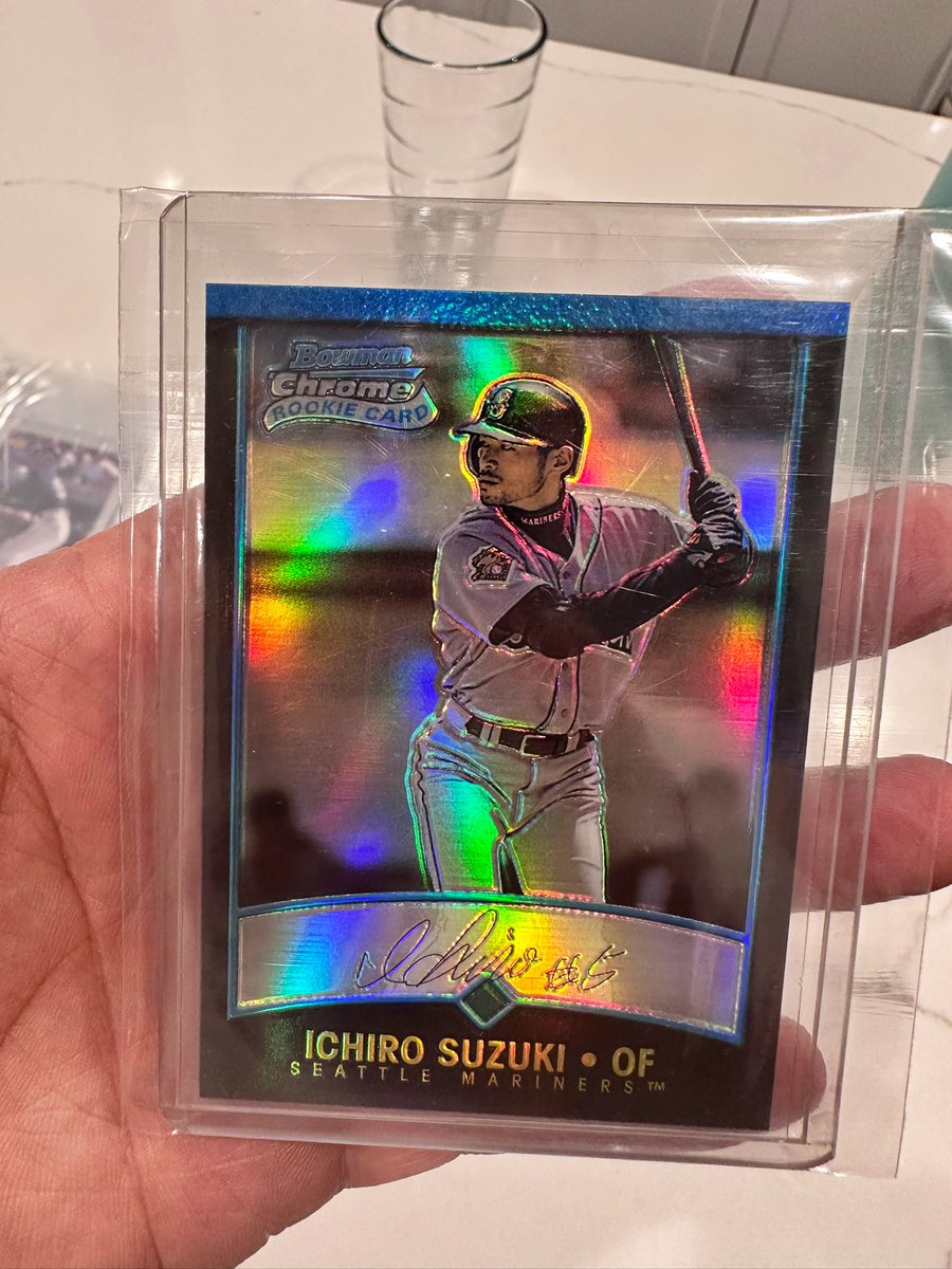 EastBayPackRips's tweet photo. Siiiick. 
Found a page of Ichiro RCs in an old dusty binder!
And apparently I used to put my cards in toploaders, team bags, and binder pages.. tight. https://t.co/DdFYLduLxG