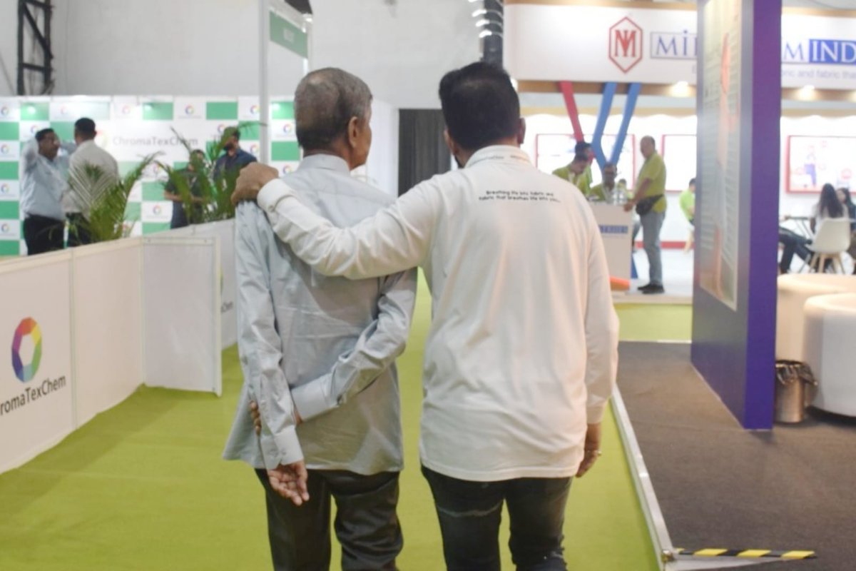 On this sacred Guru Purnima, I bow to my father, Shri Kashiprasad Murarka ji—my guru and guide. Remembering my late mother, Smt Meenadevi ji, whose strength shaped me. Forever grateful for their love and values.
MISS YOU MAA ❤️
#GuruPurnima #Gratitude #MyGuruMyFather #MissYouMaa