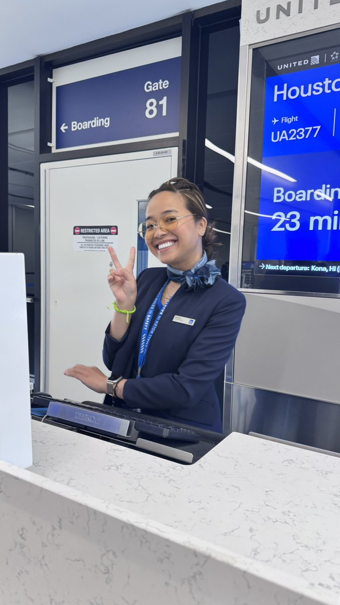 Sharing some smiles for all ☺️ <a href="/weareunited/">We Are United</a> <a href="/united/">United Airlines</a> <a href="/AOSafetyUAL/">AO Safety UAL</a>
