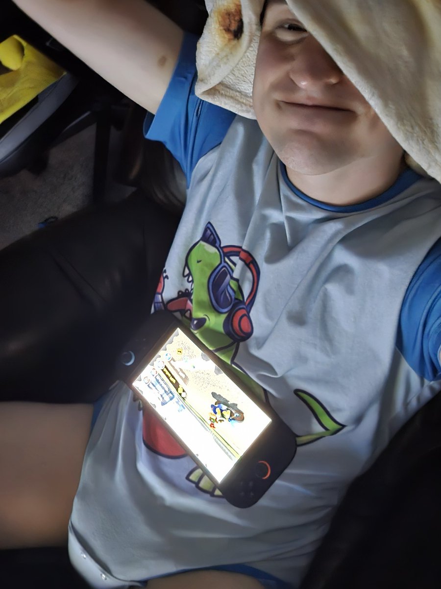 ✅️ Games with friends
✅️ Thick Diapers
✅️ Dino onesie
🚫 Dino nuggies 🥺