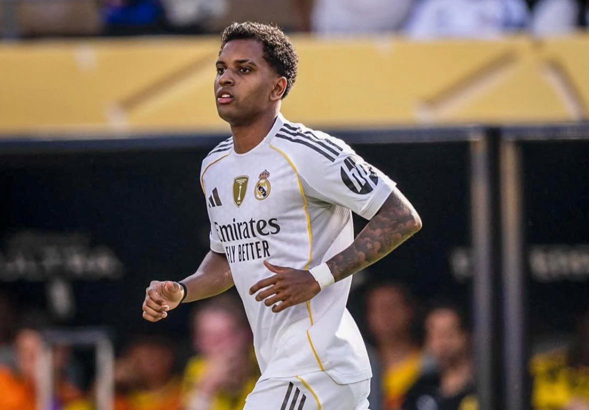 Spacemaxx's tweet image. 🇧🇷 Real Madrid and Rodrygo’s camp will discuss about future from next week.

Decision will be up to Rodrygo as Real Madrid are open to accept exit if the player decides to leave.

Rodrygo has not made Real Madrid starting XI at the Club World Cup for 5 consecutive games.