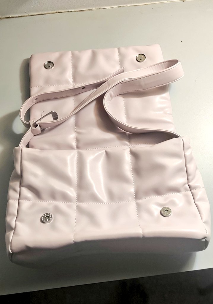 BaybombayBB's tweet photo. ส่งต่อกระเป๋า baghouse รุ่น pillow bag สีม่วงนุ่มนิ่ม
ส่งต่อ 200 รวมส่งแฟรชค่ะ #dek69 #dek68
#obaghouse #ส่งต่อกระเป๋า #กระเป๋ามือสองสภาพดี #ส่งต่อกระเป๋ามือสอง #กระเป๋ามือสอง #เสื้อผ้ามือสอง #พรีออเดอร์เกาหลี #พรีเกาหลี https://t.co/ZiqfRG0kXU
