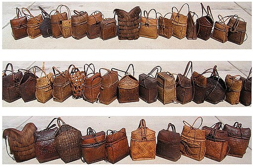 KGMResorts's tweet image. Basket weaving in the Philippines isn’t just craft—it’s culture. 🧺
 Explore the stories, styles, and sustainability behind this timeless tradition.
 Read more: kgmresorts.com/post/woven-tra…
 #PhilippineCulture #BasketWeaving #CulturalHeritage #KGMResortsBlogs #FindingUtopia