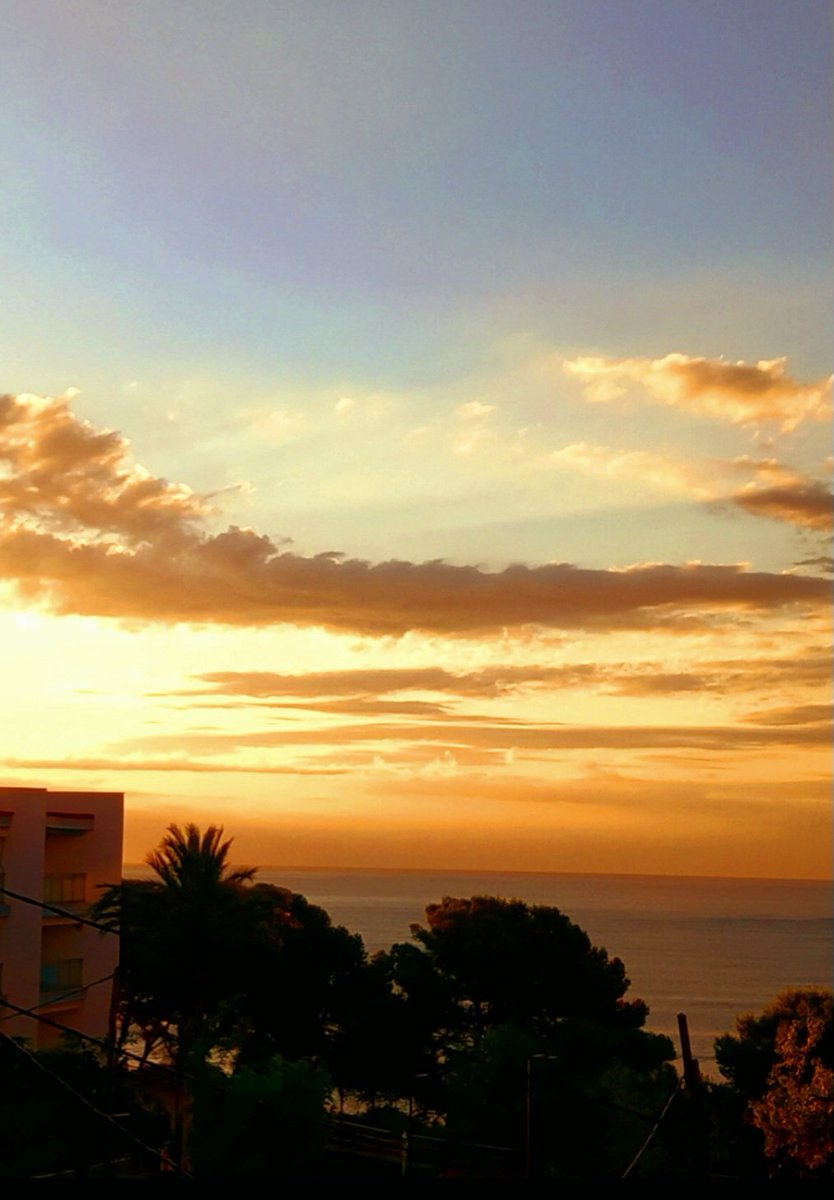 <a href="/Anthony78644696/">Anthony</a> 
<a href="/DavidMariposa1/">David</a> 
Happy Thursday 🙂