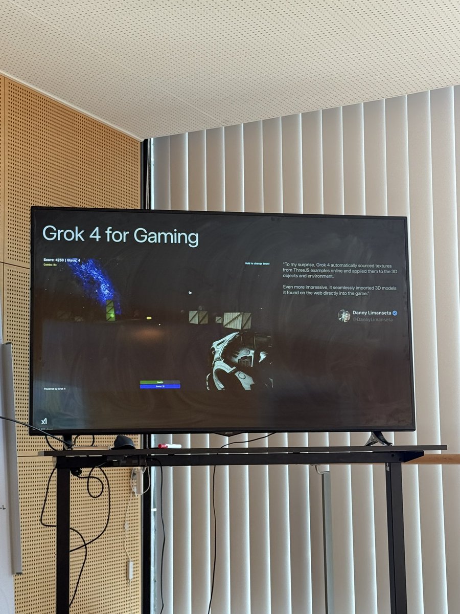 AdrianDeGendt's tweet image. I am going to build a Space Cyber game 🚀🚀🚀💻💻💻