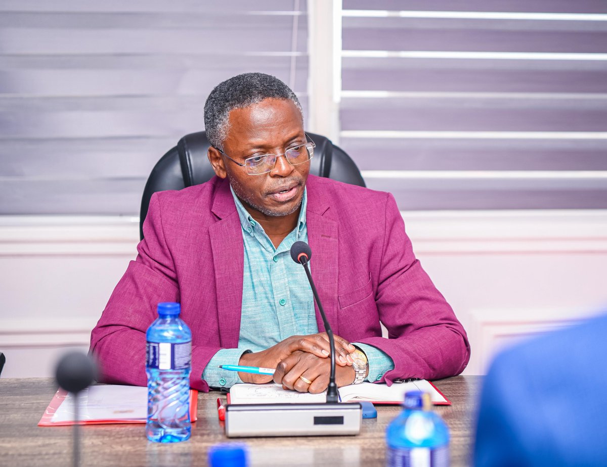 Amref_Kenya's tweet image. The Principal Secretary for Public Health and Professional Standard @psmuthoni, has called for enhanced coordination among development partners to ensure that all health investments in Kenya are strategic, impactful, and sustainable, particularly in light of shifting donor…