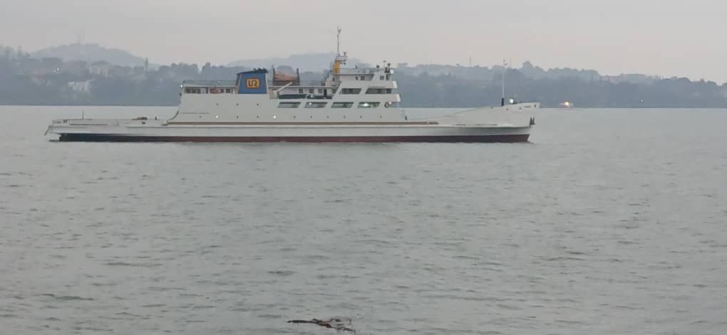 RailwaysUganda's tweet image. 📌 REHABILITATION OF MV KAAWA
The undocking operation that started last evening is progressing well.