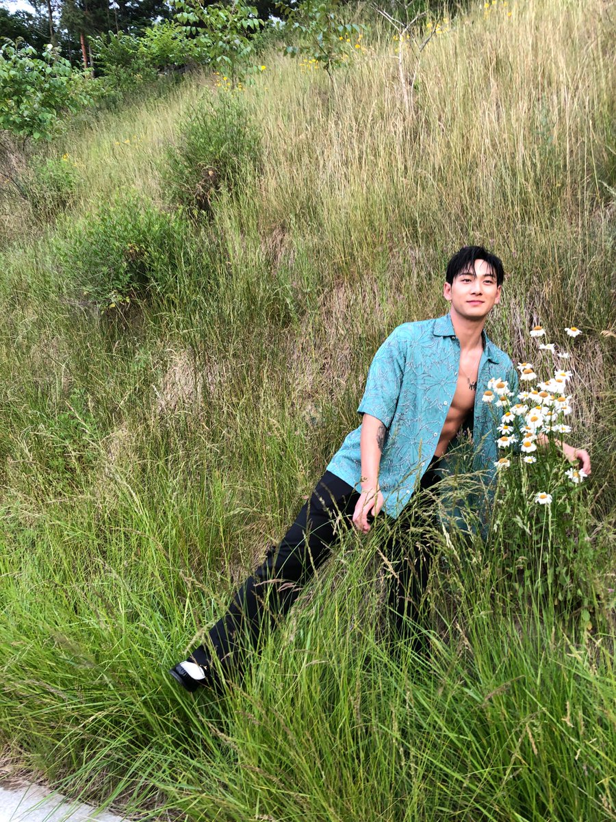 this_is_baekho_'s tweet photo. [#B_hind]
2025.07.10
#MENNOBLESSE 

#백호 #강동호 #BAEKHO #KANGDONGHO https://t.co/MulaFHiCLw