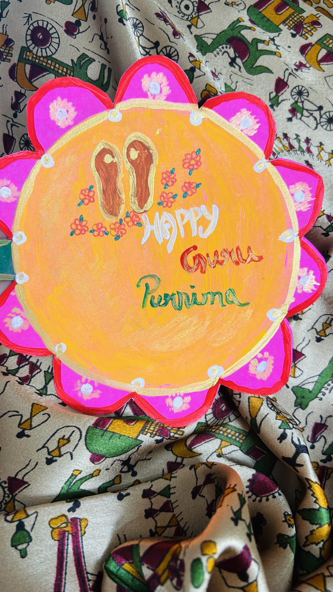 Richa19may's tweet photo. Happy Guru Purnima! https://t.co/UiCFKtyQGK