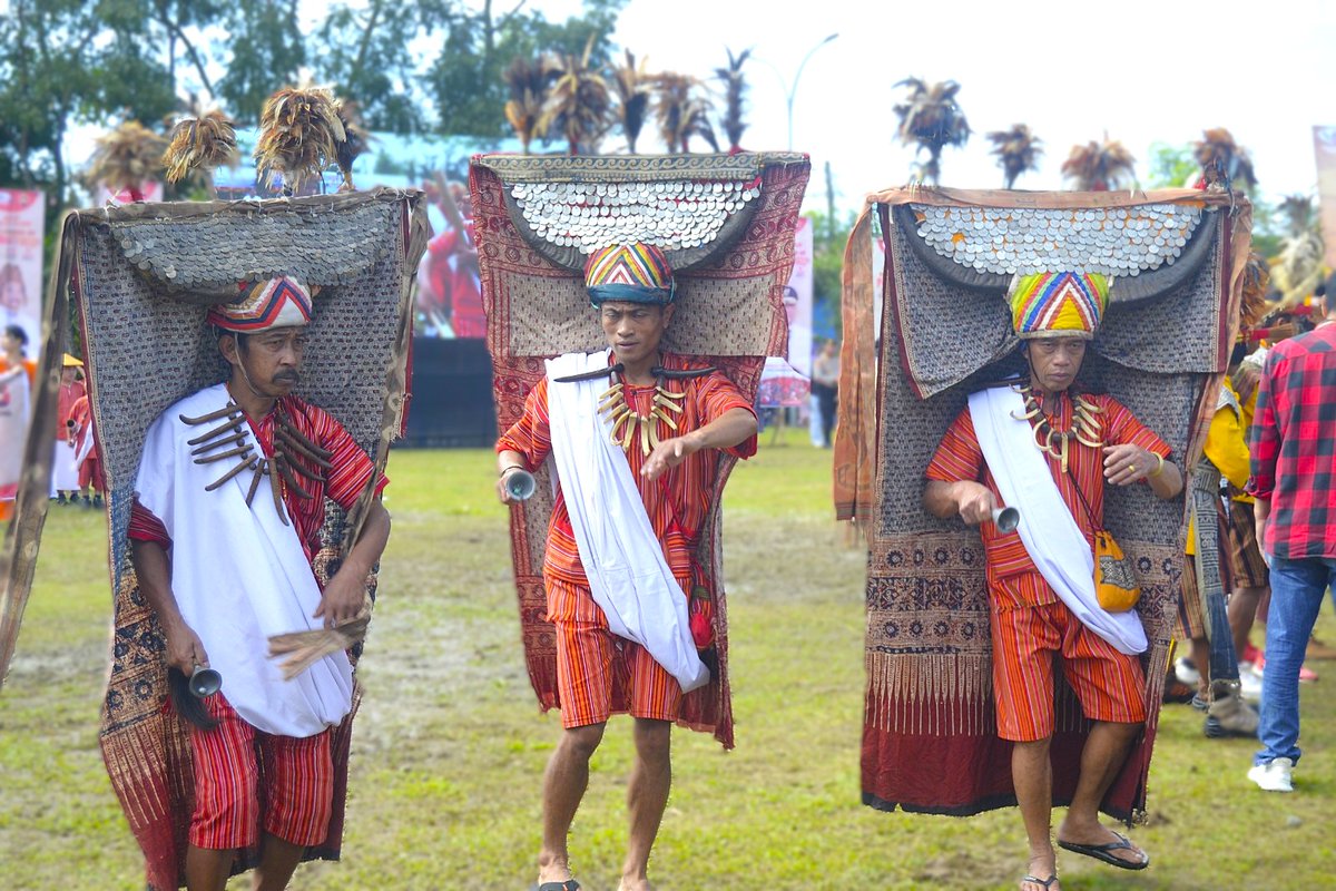 PemkabTorut's tweet photo. Hai Solata,
1/4
The Legend of Pongtiku II (8 Juli 2025) bukan sekadar seremoni budaya.

Di tanah Toraja, budaya adalah kekuatan yang hidup, menghubungkan sejarah, identitas, dan masa depan.

#torajautara #toraja #TheLegendOfPongtiku
#pemkabtorajautara #BPtaskin #PMTI https://t.co/49pcBRc9jL