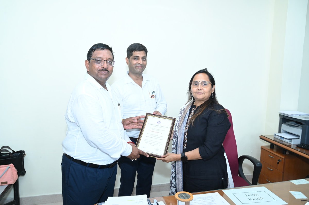 nidhi_sathiya's tweet image. Meeting Demand with Supply!
Delighted to host CA students from Bareilly during their industrial visit.
They gained insights into the real-world workings of a manufacturing unit and the vital role of finance in operations.
#IndustrialVisit #LearningByDoing #Networking #CAStudents