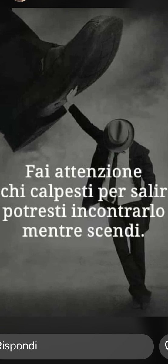 Buongiornoe buon giovedì . Cielo colorato, pochi rumori e poca brezza. Caffè e sorriso sempre con noi. Metà settimana d’andata, siamo a buon punto . Sì da quel che si può 🤗#BuongiornoATutti  #10luglio