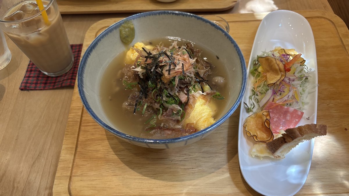 お友達と、lunch😋🍴💕
 #clapdining
 #ダイアン津田のお兄様のお店
 #信楽の狸
