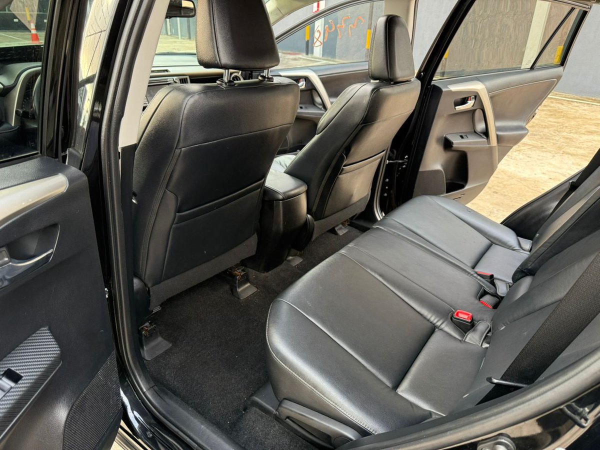 JojoAutos's tweet image. UPDATE‼️UPDATE‼️UPDATE ‼️
Dont sleep on this♨️ !!!!
*I Have Tokunbo Toyota RAV4 2015 Limited Edition* 🔥🔥🔥🔥
*✅Thumbstart*
*✅Accident Free*
*✅Sunroof*
*✅Leather Seat*
Price 25M ONLY
Location- lagos