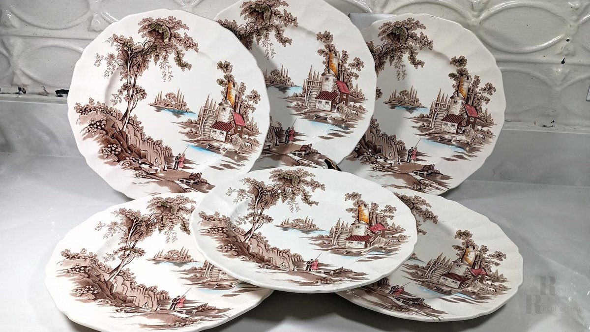 RetroRecollec's tweet photo. VintageJohnson Brothers The Old Mill Multicolor Service Charger Plates, sold individually https://t.co/r9v4sLZl4J via @Etsy #vintageJohnsonBrothers #TheOldMill #handTinted #brownTransferware #wieshopper https://t.co/8YlfrahjXl