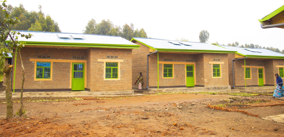 In 2023, heavy rains devastated in <a href="/RwandaWest/">Western Province I Rwanda</a> .
President Kagame promised new homes for those affected and today, he delivered.
Uyu munsi Abaturage bahuye n’Ibiza bafite Inzu nziza zo guturamo
THIS IS LEADERSHIP! 
Thanks to <a href="/RwandaEmergency/">Ministry in charge of Emergency Management</a>, <a href="/RwandaMoD/">Rwanda Defence Force</a> <a href="/Rwandapolice/">Rwanda National Police</a>
