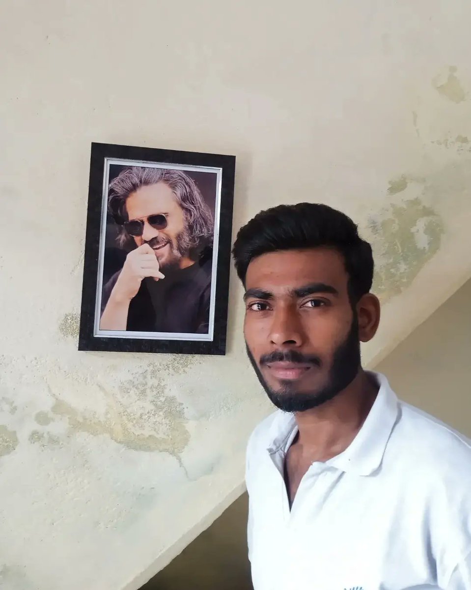 गुरु यानि द्रोणाचार्य के ध्यान मात्र से ही एकलव्य धनुर्विद्या में पारंगत हो गया, गुरु की महिमा अपार! हमारे अध्यापक, हमारे माता पिता हमारे सबसे बड़े गुरू हैं, प्रयास करें कि हम गुरु दक्षिणा में उनको कम से कम आधार सम्मान तो दें। गुरु पूर्णिमा की शुभकामनाएं🙏
<a href="/SunielVShetty/">Suniel Shetty</a> ji &amp; all