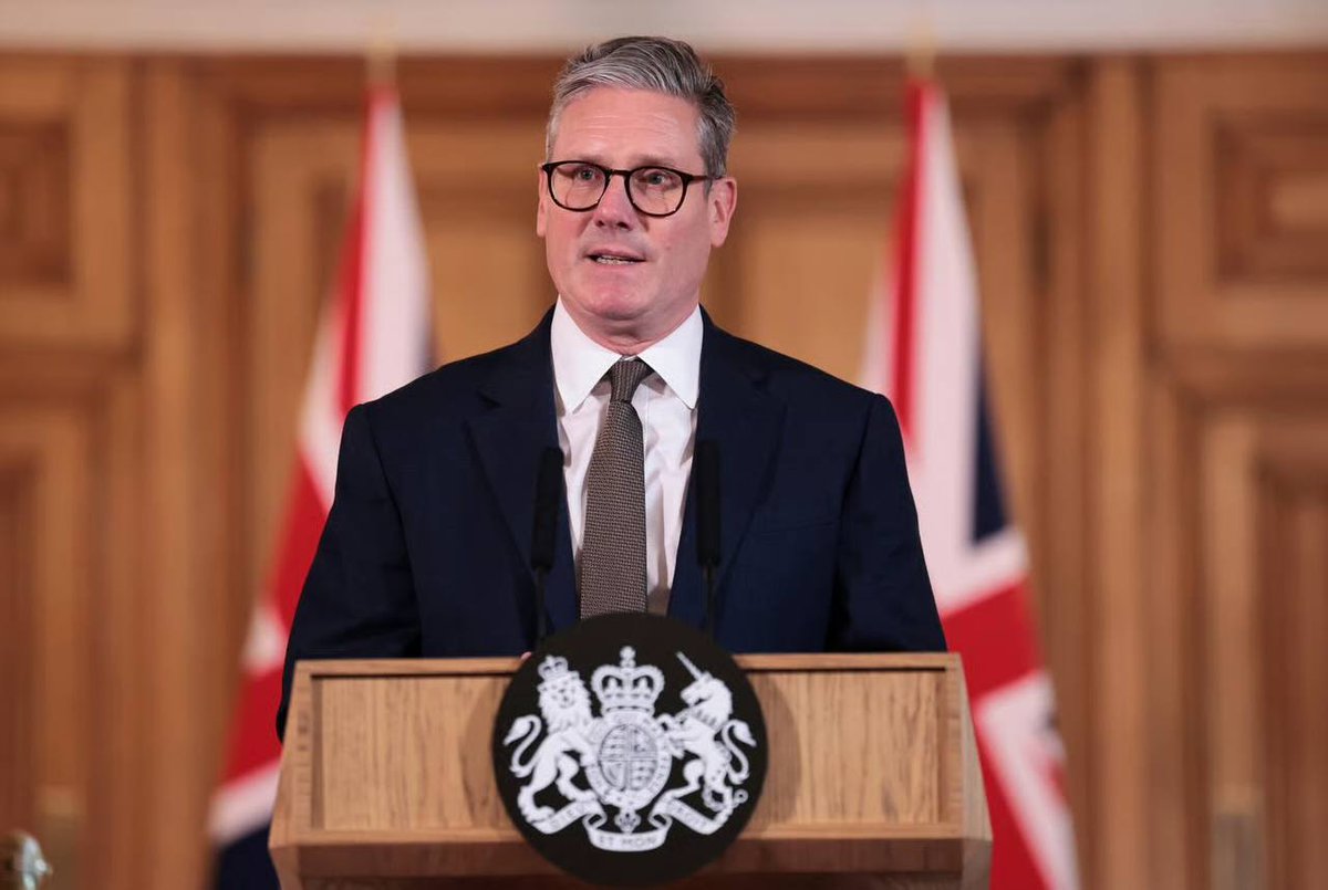 BoomingBulls's tweet image. 🇬🇧 #UK is experiencing a record-breaking outflow of wealthy #individuals, with an estimated 16,500 high-net-worth individuals #leaving in 2025.