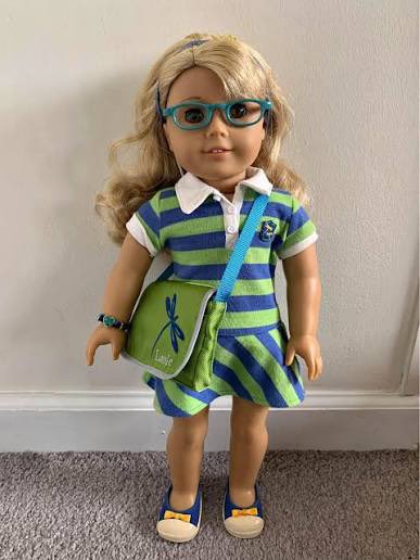 It's my sisteers first day today! She is wearing custom H&amp;M cliiiick