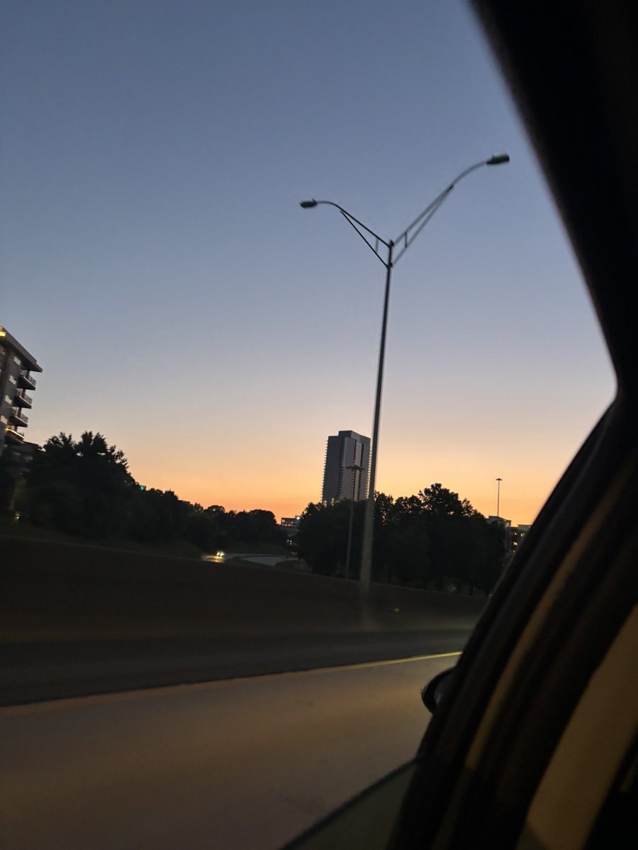 cocobutter12371's tweet image. Bro the sky was hella pretty on July 4th 🤩