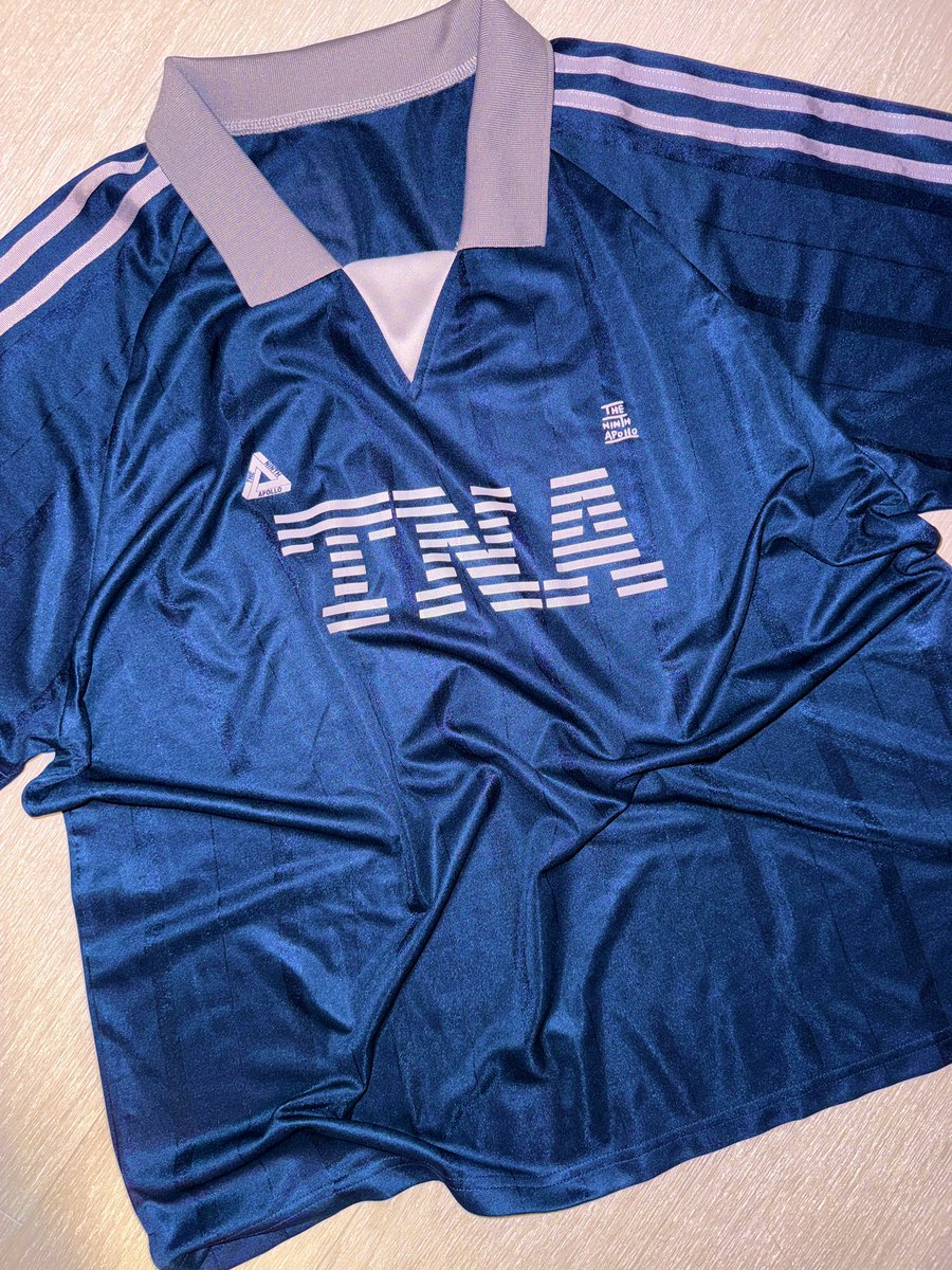 2025.7.26-7.27
横浜赤レンガ倉庫 野外特設会場

MURO FESTIVAL 2025
にて販売

THE NINTH APOLLO 25
ゲームシャツ
ネイビーxグレー
6000円