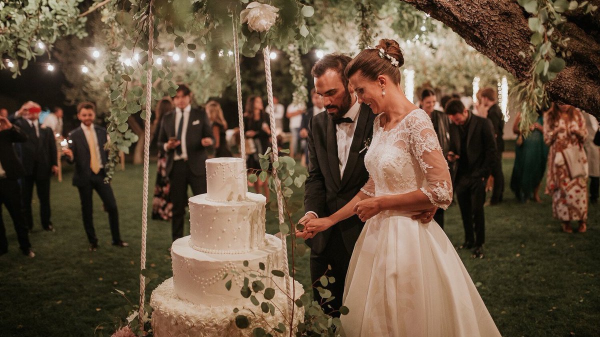 planner_byai's tweet photo. AI takes the pressure off wedding planning — helping you focus on love, not logistics. 💖📅

#WeddingPlannerbyAI #AI #Wedding #AIwedding #WeddingPlanner

@planner_byai https://t.co/N0VELVCg72