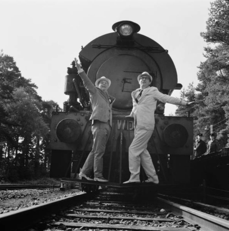 eric_ernie_col's tweet photo. Happy Thursday Folks…
#StillBringingSunshine 👓☀️♥️
#MorecambeAndWise #EricAndErnie
#TheMagnificentTwo https://t.co/U66bmWaANz