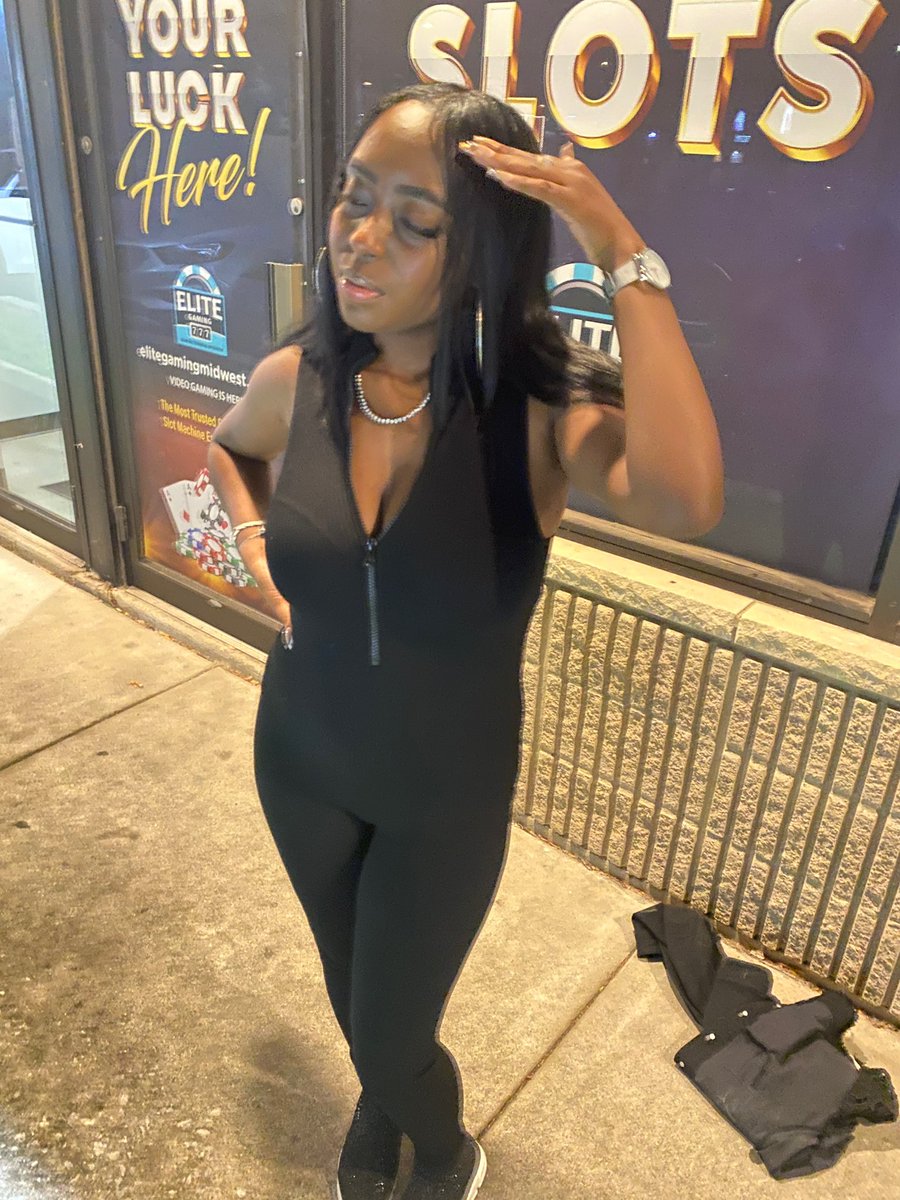 JaeIvlie's tweet photo. “Everything about me Bussin’, so you better play it smart”☑️✨
Go stream “Everything Bussin’ (@djslugomusic Remix)” on all platforms‼️🙌🏾
#newpost #prettyinblack
https://t.co/wWRD9ViNBY https://t.co/nmndVJoujI