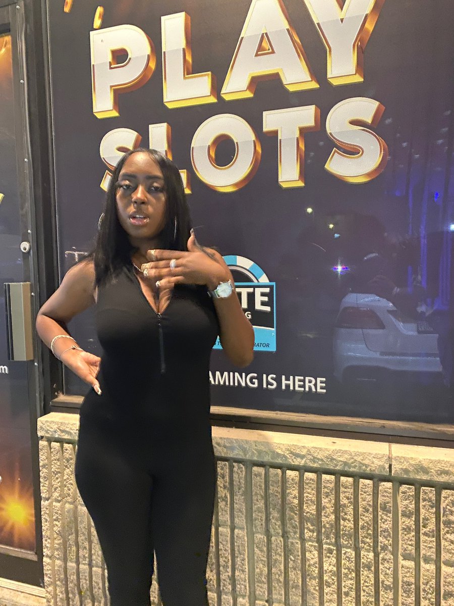 JaeIvlie's tweet photo. “Everything about me Bussin’, so you better play it smart”☑️✨
Go stream “Everything Bussin’ (@djslugomusic Remix)” on all platforms‼️🙌🏾
#newpost #prettyinblack
https://t.co/wWRD9ViNBY https://t.co/nmndVJoujI