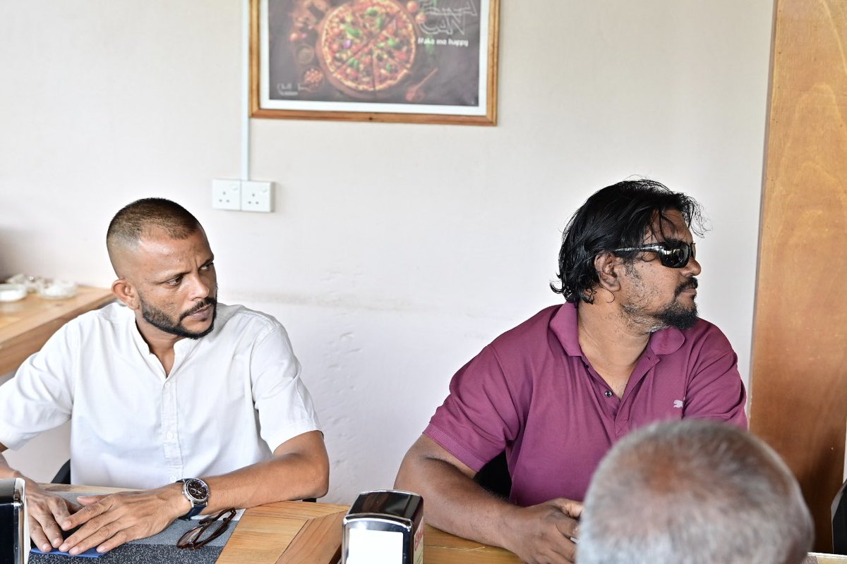 Munshid 🎈❓ (@dyingregime) on Twitter photo Raees <a href="/ibusolih/">Ibrahim Mohamed Solih</a> Kulhudhufushi Jalsa ga baiverumah kurahvaa dhathuru therein Hdh.Hanimaadhoo <a href="/MDPSecretariat/">MDP Secretariat</a> memberun aai badhalu kurehvun #EkugaaGadhakoh Raees <a href="/ibusolih/">Ibrahim Mohamed Solih</a> Kulhudhufushi Jalsa ga baiverumah kurahvaa dhathuru therein Hdh.Hanimaadhoo <a href="/MDPSecretariat/">MDP Secretariat</a> memberun aai badhalu kurehvun #EkugaaGadhakoh
