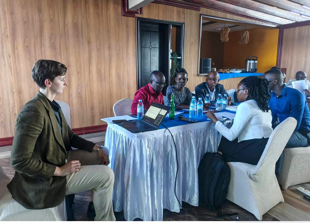 EnabelinUganda's tweet image. 🚀Powering Up Human Rights in Business! ⚖️📈
Together with experts from the Danish Institute for Human Rights, our Business and Human Rights Project trained 35 monitors from the @EOC_UG, @Mglsd_UG, and @UHRC_UGANDA through a joint session. 🇩🇰🤝🇺🇬
The training focused on;
💡…