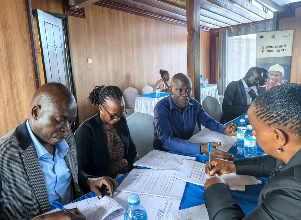 EnabelinUganda's tweet image. 🚀Powering Up Human Rights in Business! ⚖️📈
Together with experts from the Danish Institute for Human Rights, our Business and Human Rights Project trained 35 monitors from the @EOC_UG, @Mglsd_UG, and @UHRC_UGANDA through a joint session. 🇩🇰🤝🇺🇬
The training focused on;
💡…