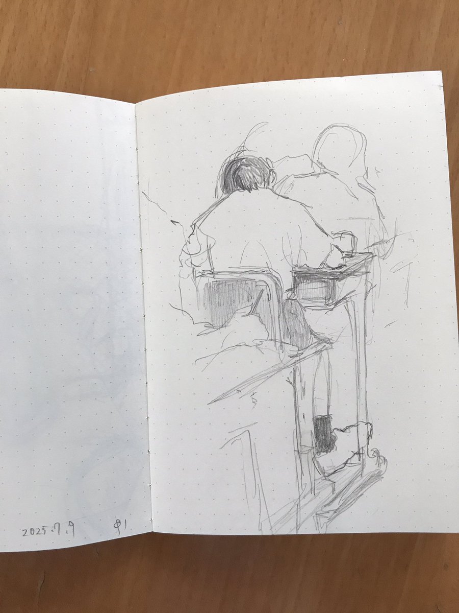 学校公開。子供の後ろ姿を見ているのが割と好きです。

最後とは
知らぬ最後が
過ぎて行く
その連続と思う子育て

Xで知った俵万智さんの短歌、しみじみと噛み締めています。
